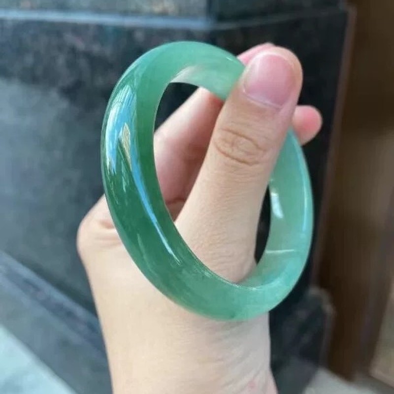 Bracelets - Elegant oil- jadeite ice-waxy texture color